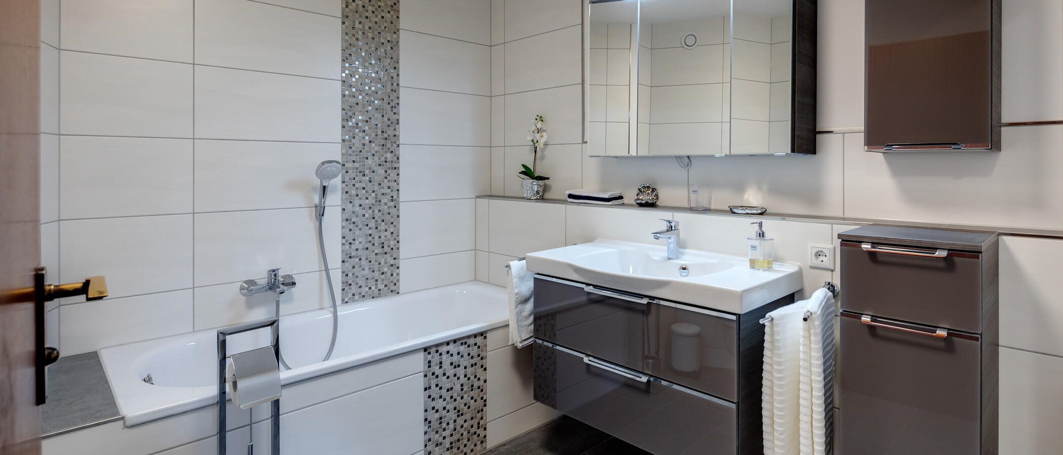 apartment München Schwabing-West 01 bathroom 11193