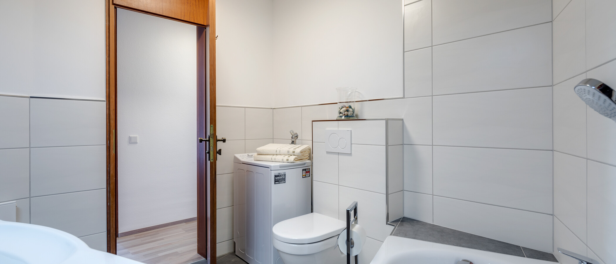 apartment München Schwabing-West 04 bathroom 11193