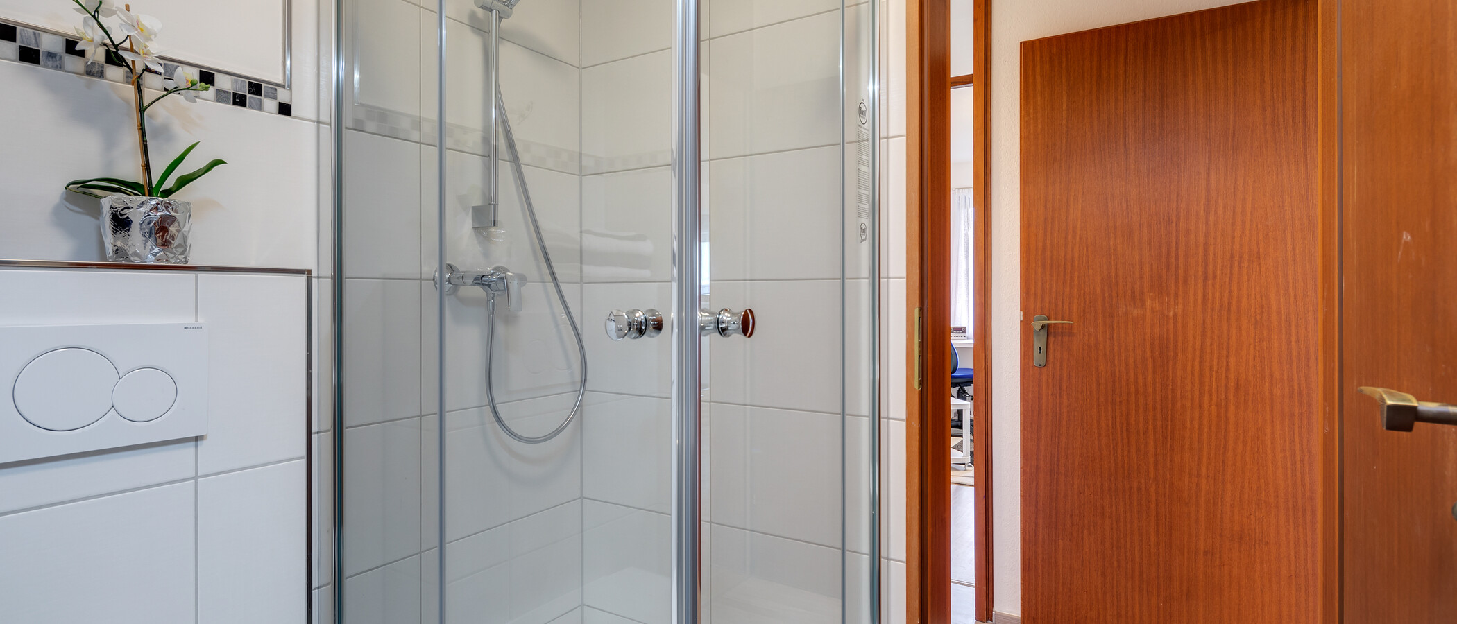 apartment München Schwabing-West 02 2. bathroom 11193