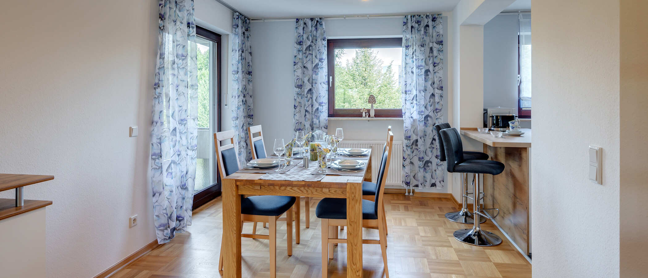 apartment München Schwabing-West 01 dining area 11193