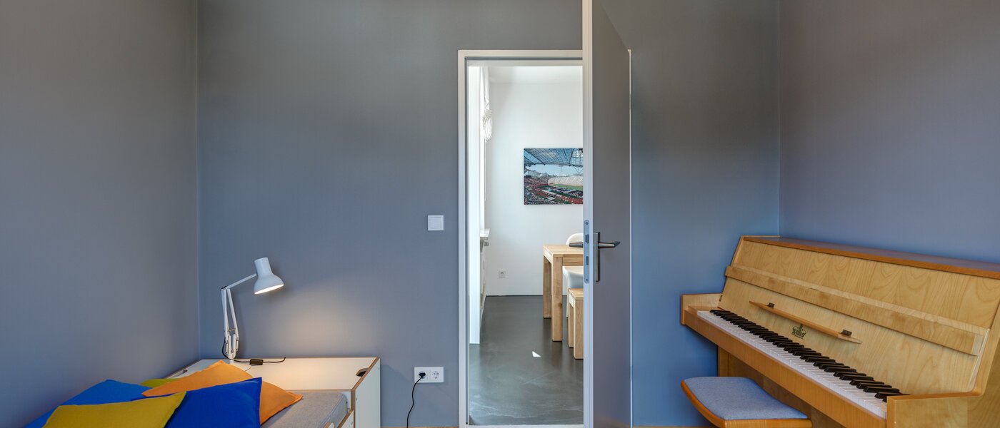 roof terrace apartment München Fasangarten 04 2. bedroom 11218