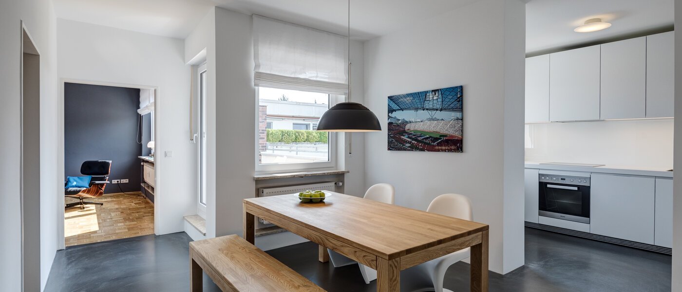 roof terrace apartment München Fasangarten 02 dining area 11218