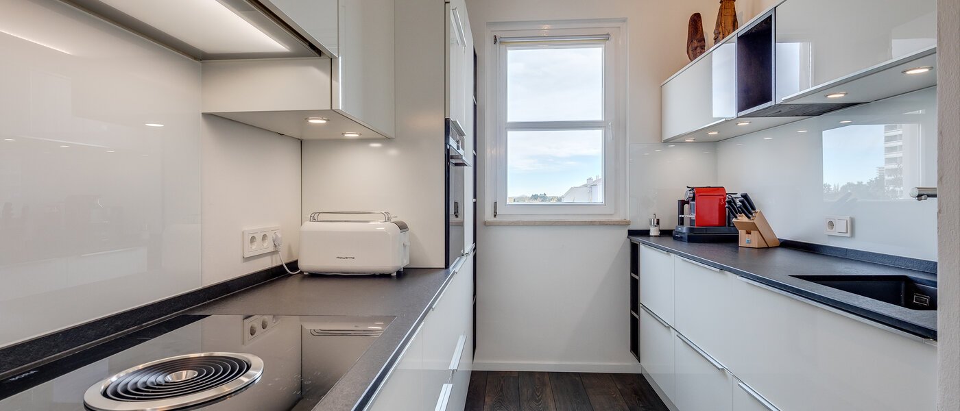 roof terrace apartment München Arabellapark 03 kitchen 11226