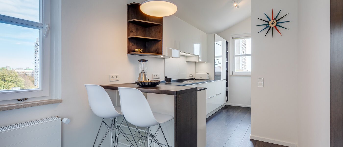 roof terrace apartment München Arabellapark 05 kitchen 11226