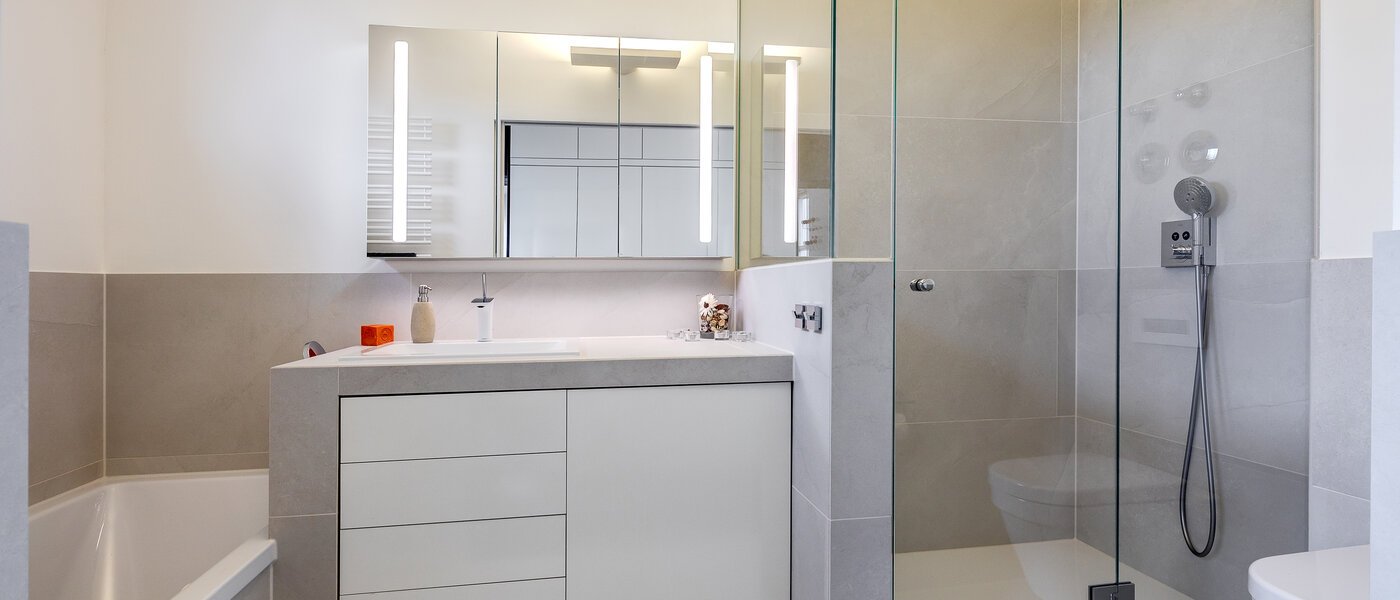 roof terrace apartment München Arabellapark 01 bathroom 11226