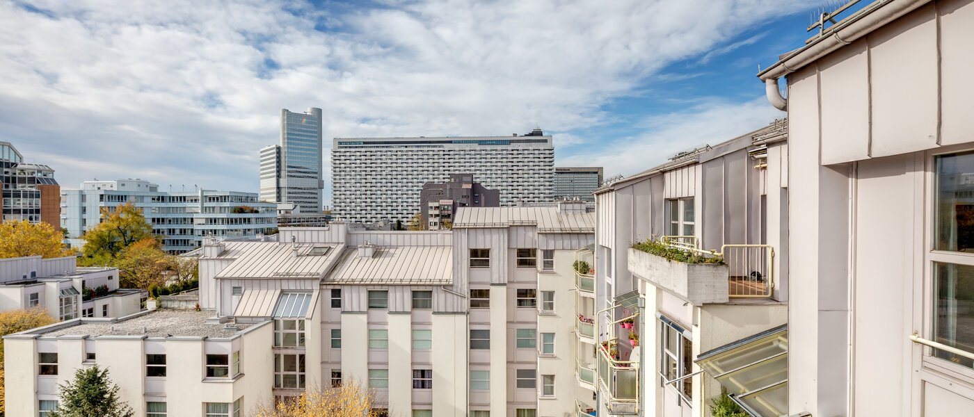 roof terrace apartment München Arabellapark 03 view 11226