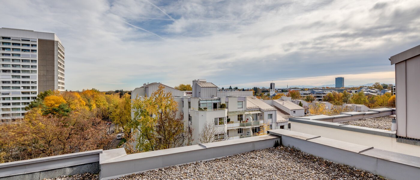 roof terrace apartment München Arabellapark 06 view 11226