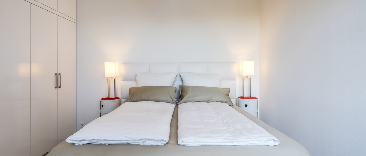 roof terrace apartment München Arabellapark 01 bedroom 11226