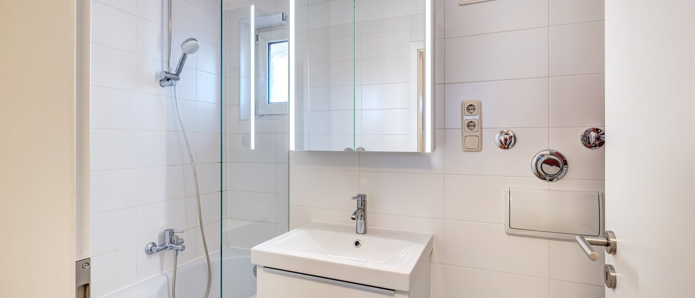 roof terrace apartment München Schwabing-Nord (zw. Leopoldstraße & Englischen Garten) 01 bathroom 11235