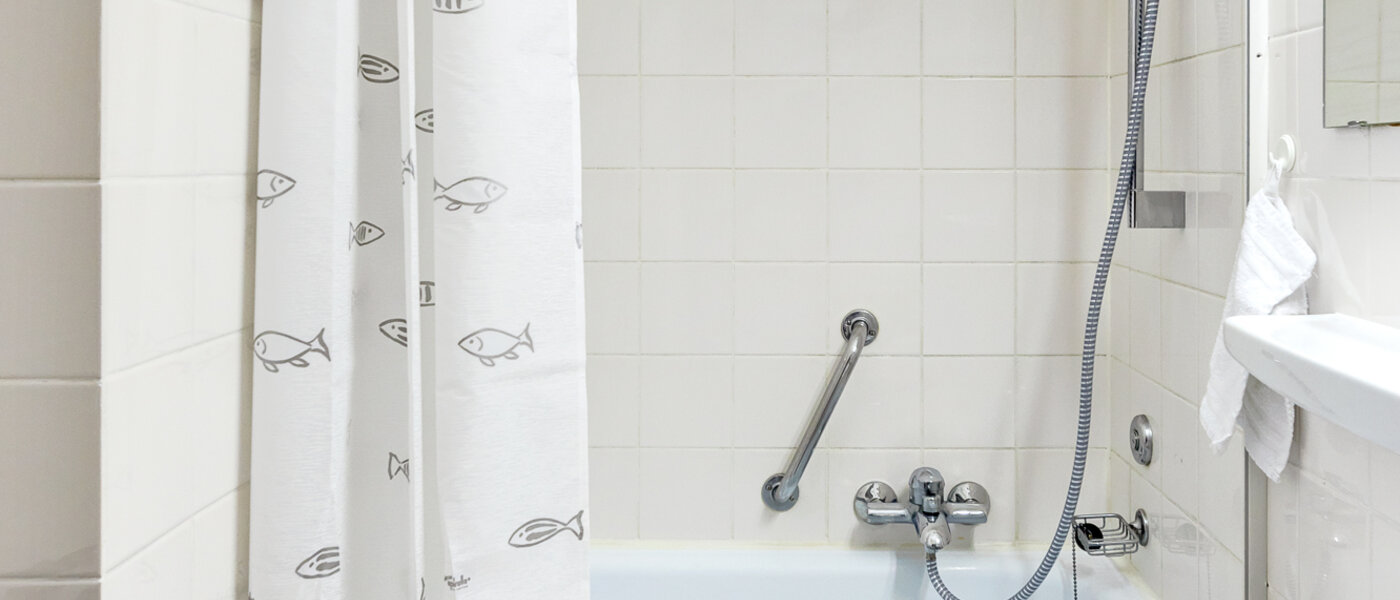 apartment München Olympiadorf 02 bathroom 11239