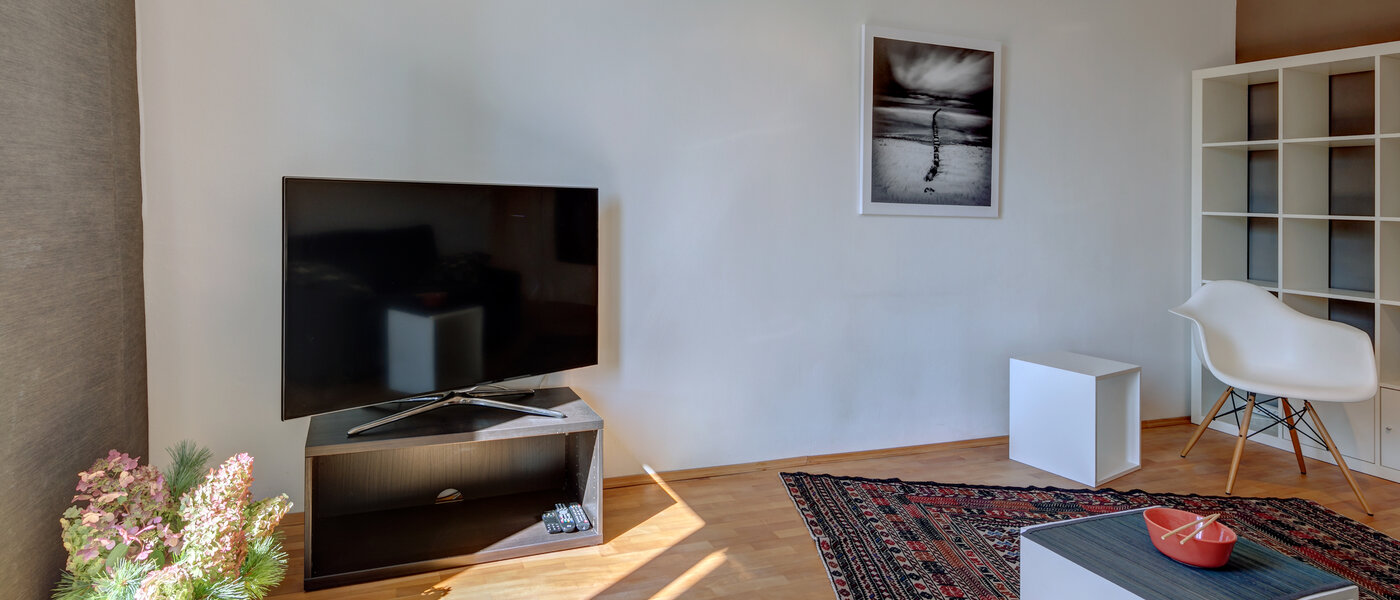 apartment München Neuhausen 02 living area 11252