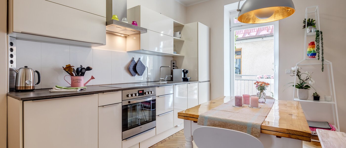 apartment München Glockenbachviertel 01 kitchen 11255