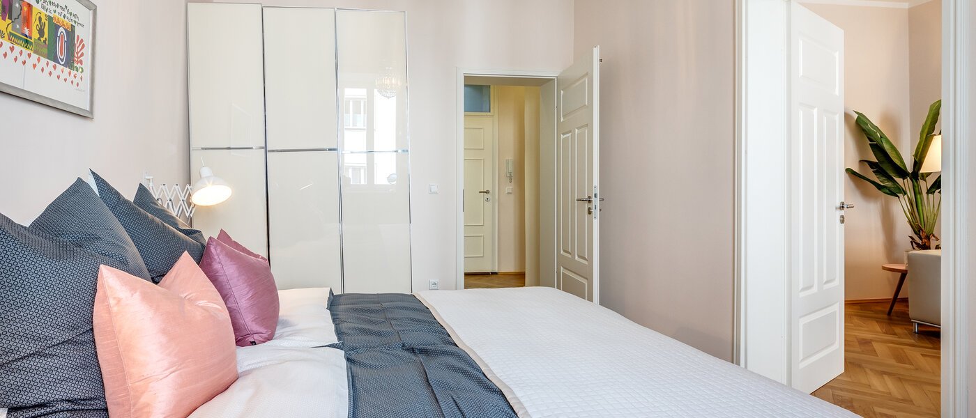 apartment München Glockenbachviertel 02 bedroom 11255