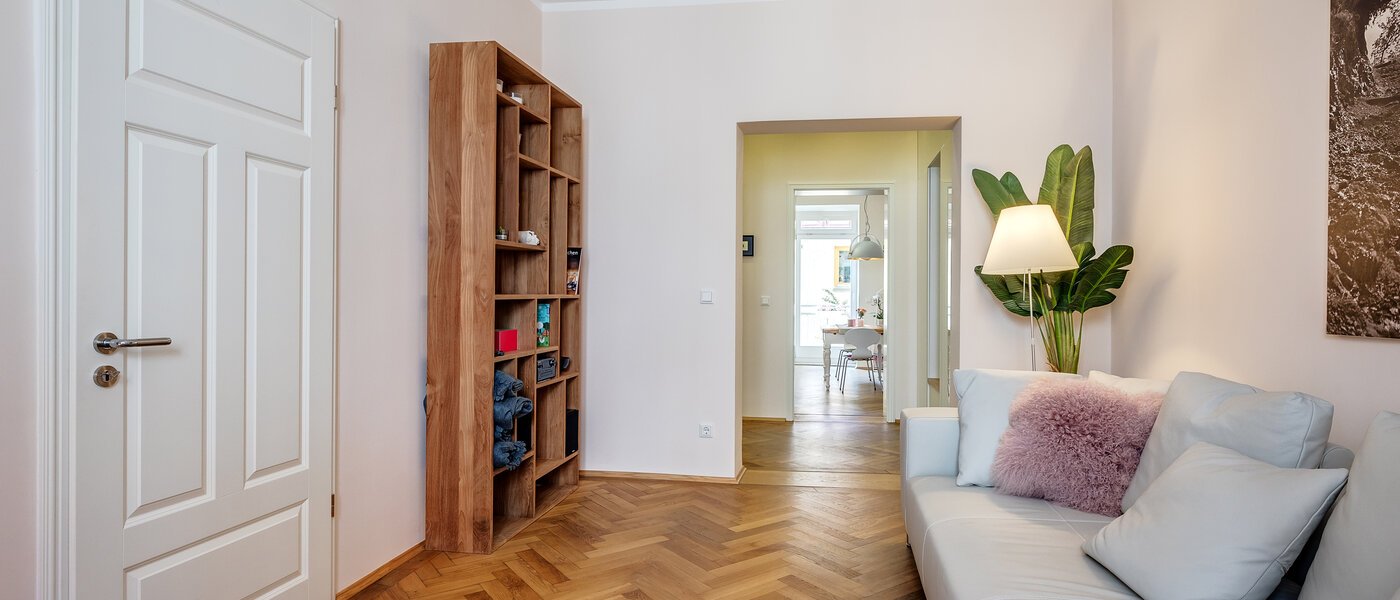 apartment München Glockenbachviertel 03 living room 11255