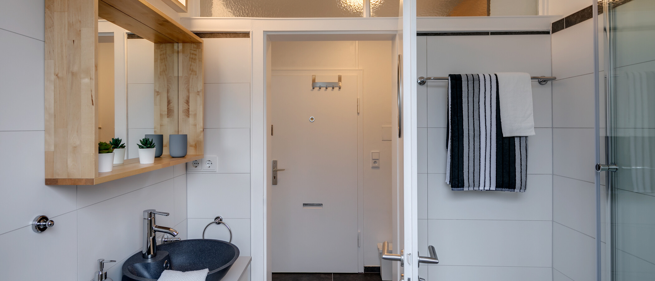 apartment München Neuhausen 04 bathroom 11266