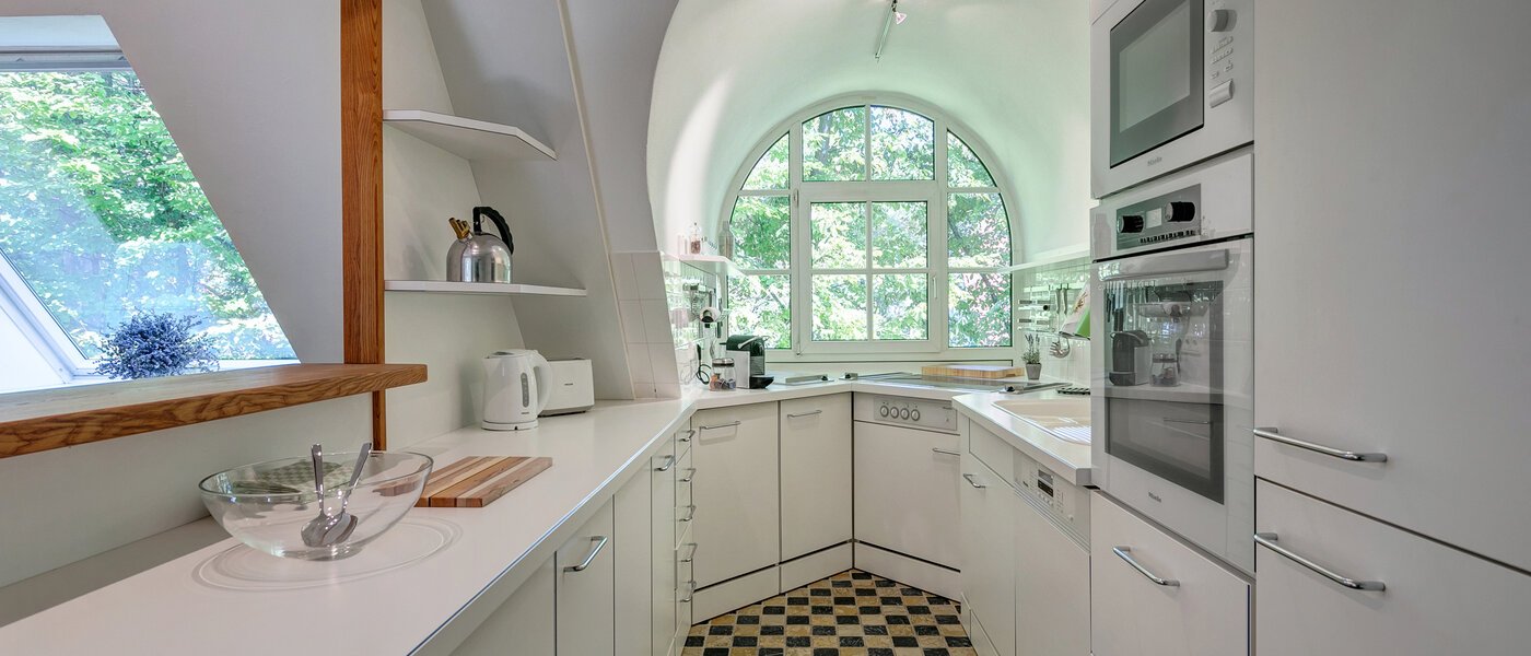 roof terrace apartment München Menterschwaige 01 kitchen 11267