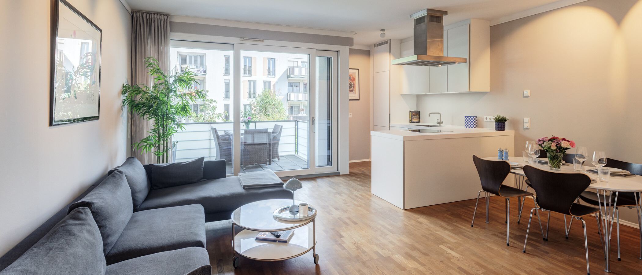 apartment München Schwabing-Nord (zw. Belgrad- & Leopoldstraße) 02 living area 11278
