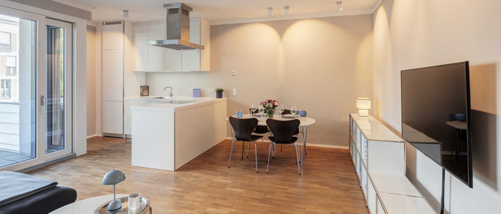 apartment München Schwabing-Nord (zw. Belgrad- & Leopoldstraße) 03 living area 11278
