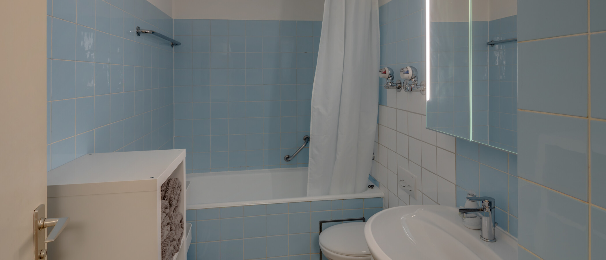 apartment München Schwabing-West 01 bathroom 11320