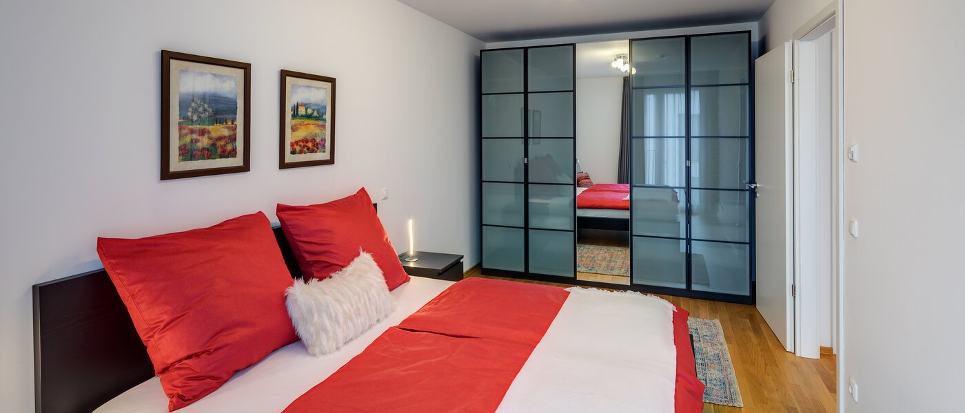 apartment München Ludwigsvorstadt 01 bedroom 11329