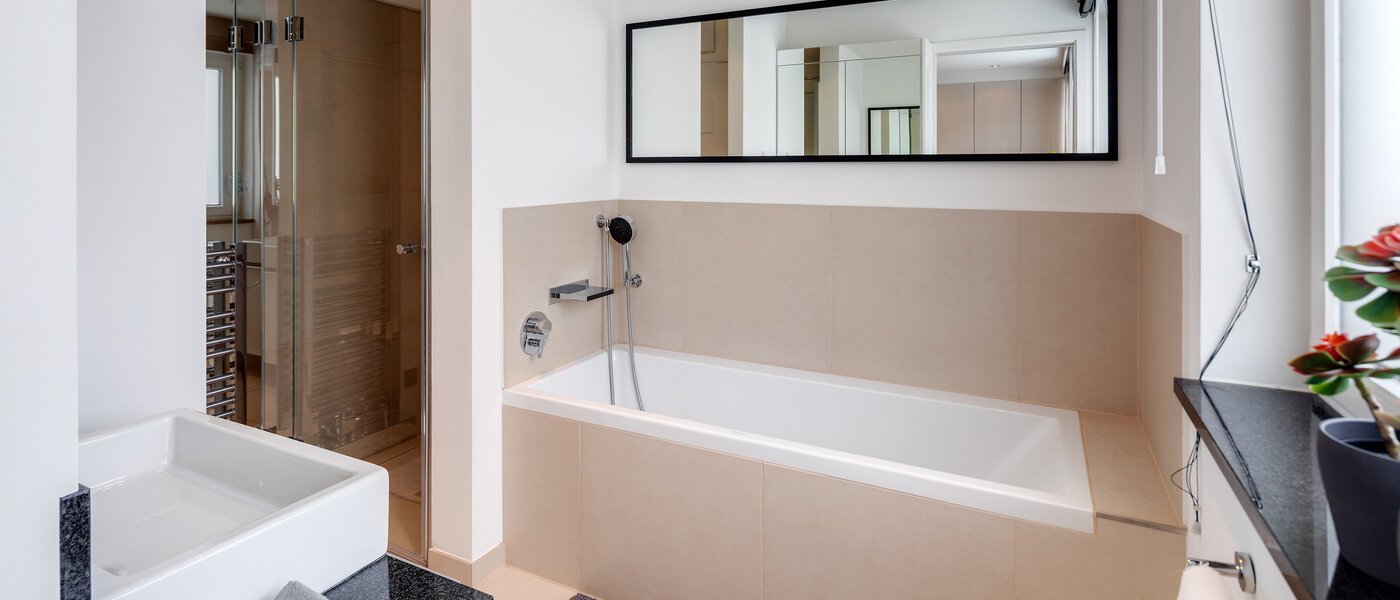 apartment München Schwabing-West 01 bathroom 11349