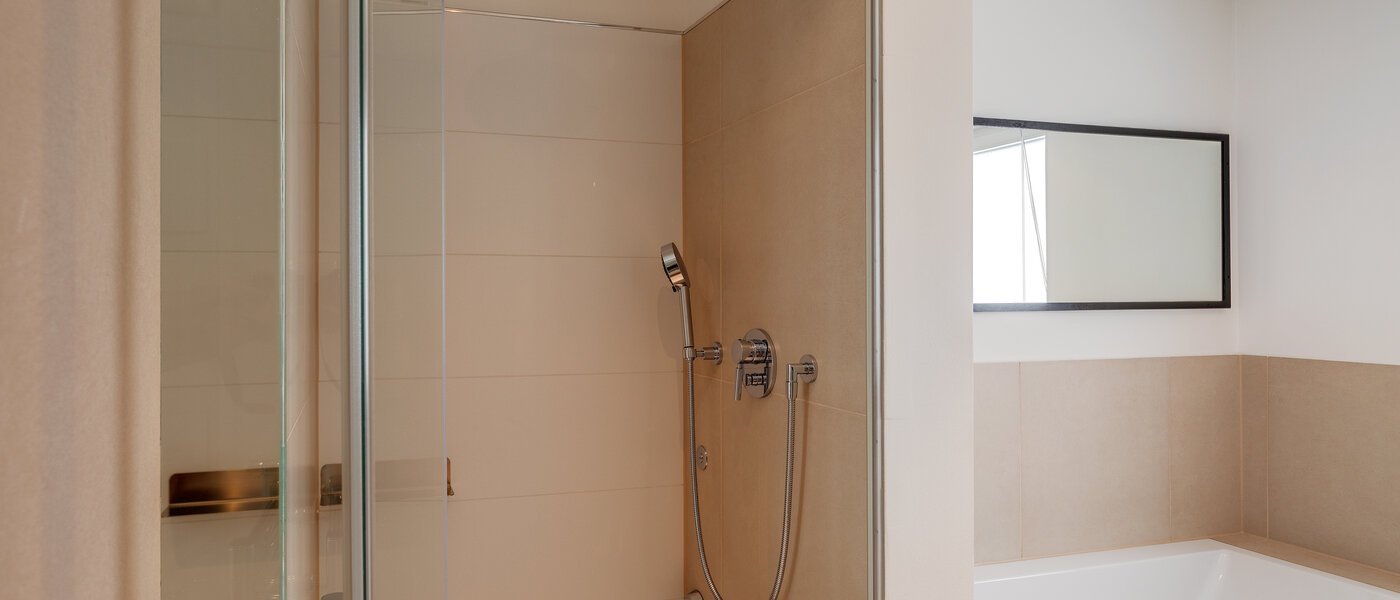 apartment München Schwabing-West 02 bathroom 11349