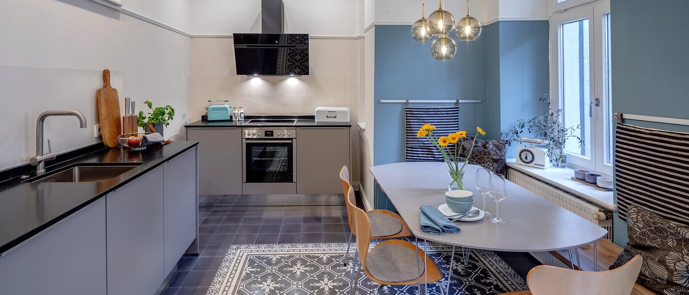 apartment München Glockenbachviertel 01 kitchen 11352