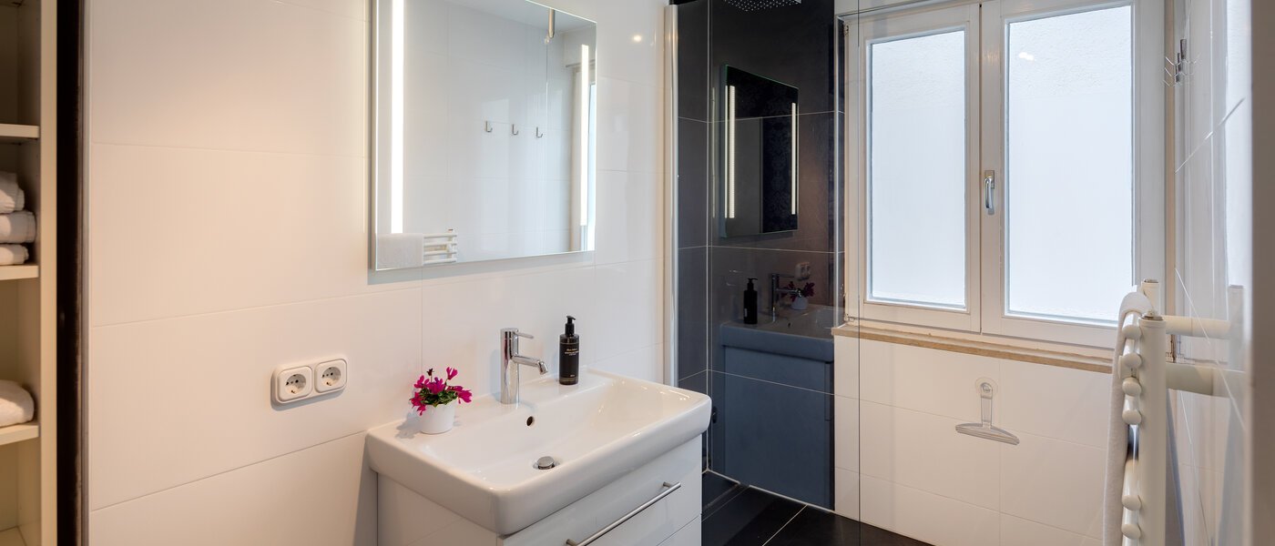 apartment München Lehel 01 bathroom 11361