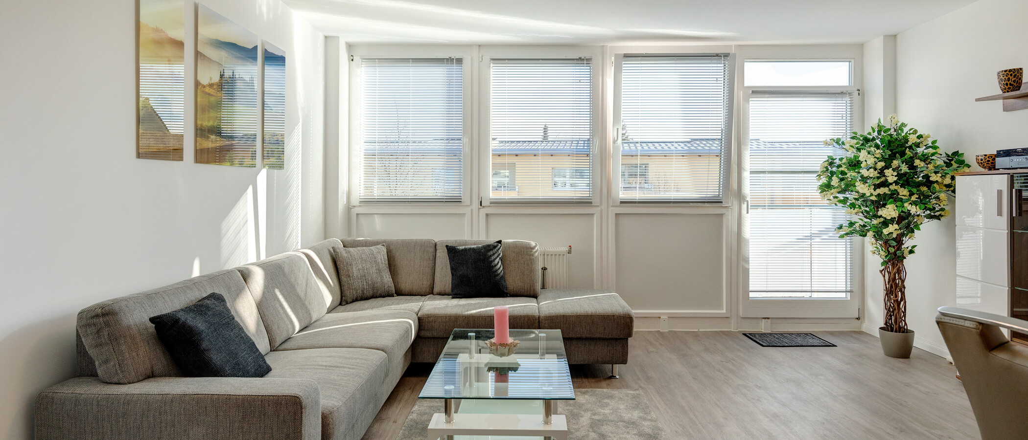 apartment München Milbertshofen 01 living area 11407