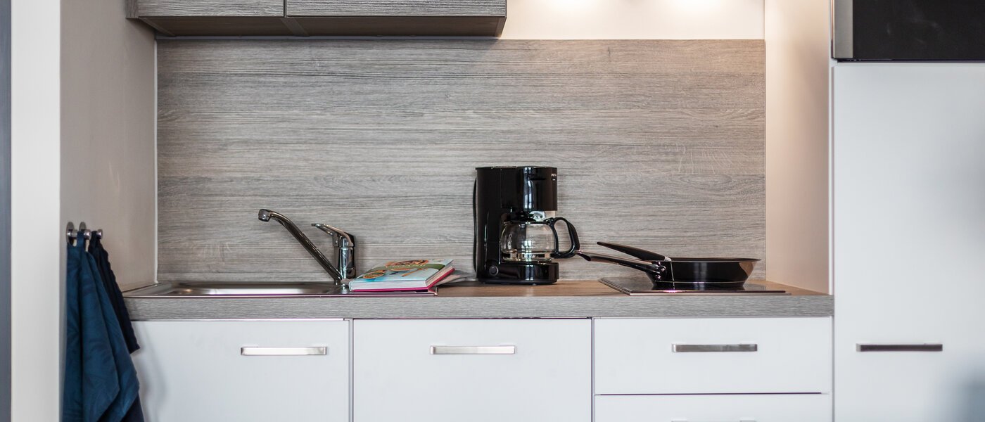 apartment München Arabellapark 02 kitchen 11422