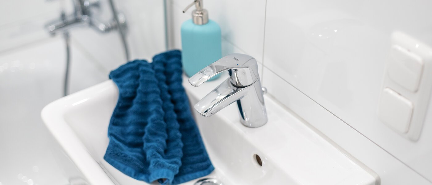 apartment München Arabellapark 03 bathroom 11422