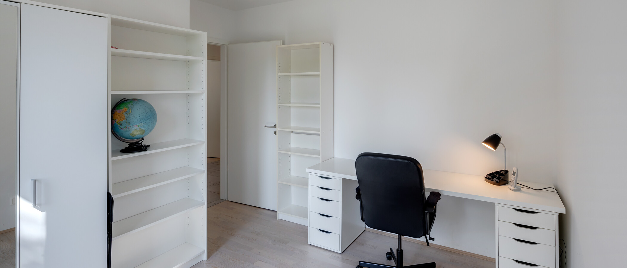 apartment with garden 	 München Neuaubing 01 office 11442