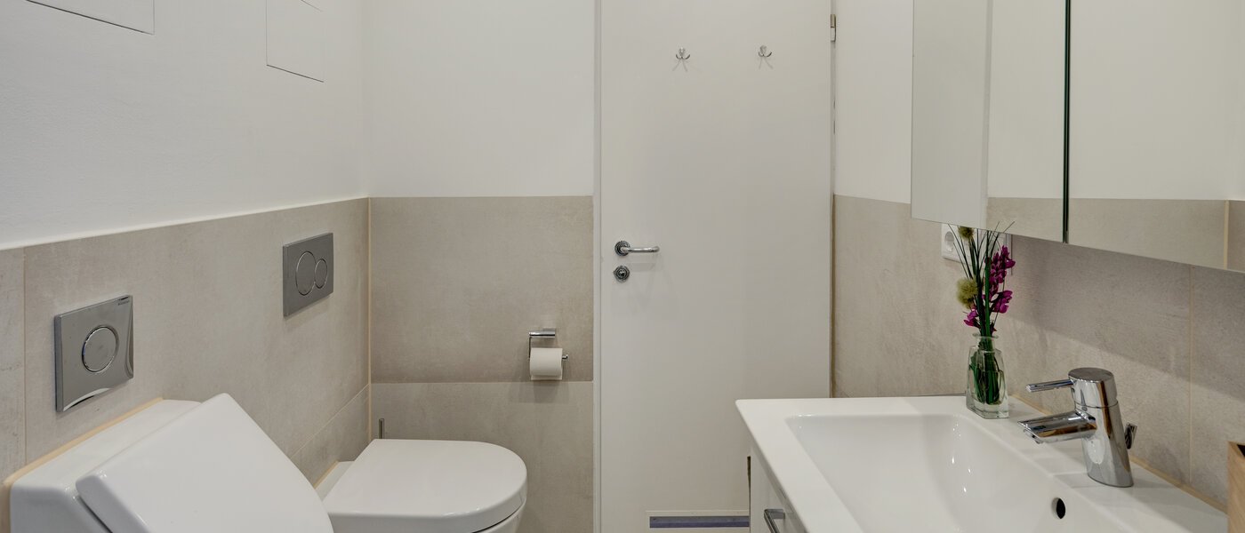 apartment München Schwabing (rechts der Leopoldstraße) 03 bathroom 11509