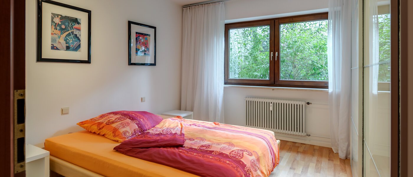 apartment München Harlaching 01 sleeping area 1155