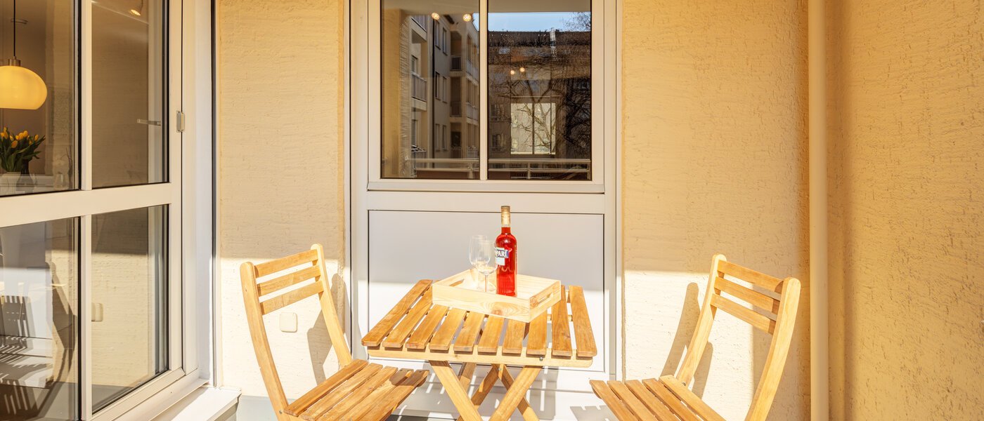 apartment München Schwabing-Nord (zw. Leopoldstraße & Englischen Garten) 02 balcony 11551