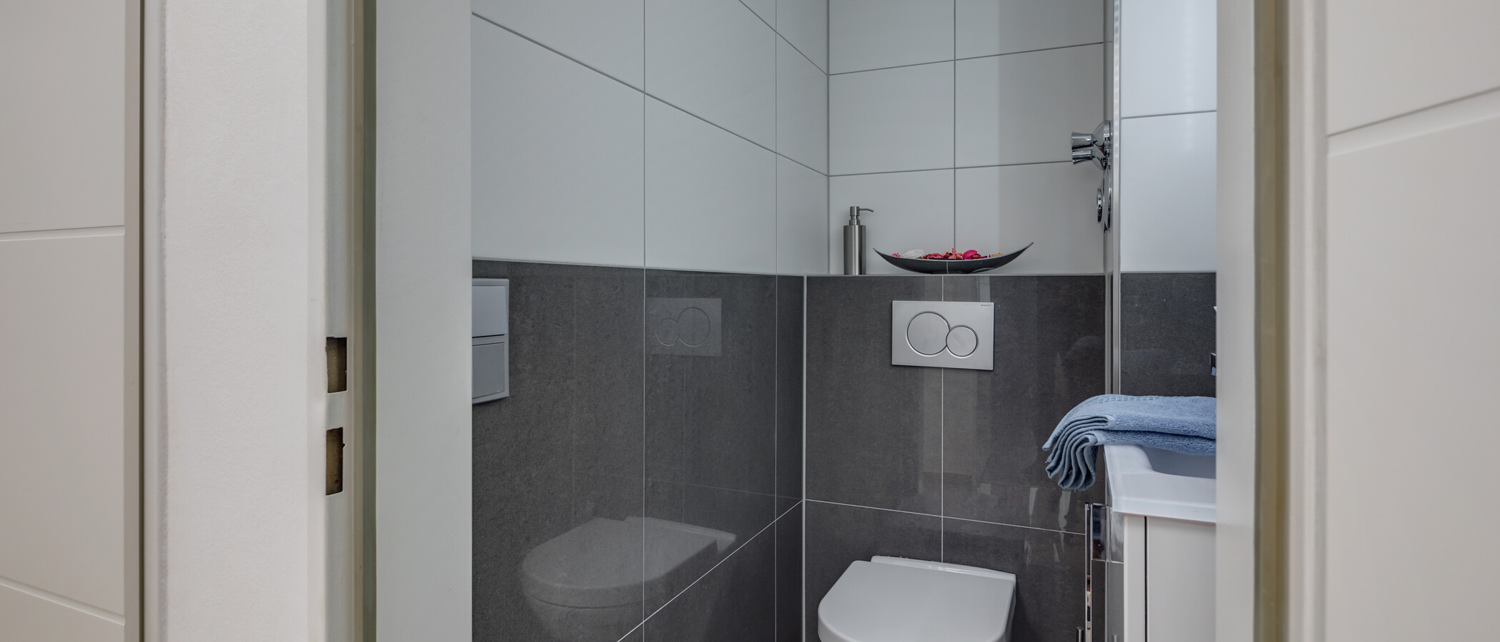 apartment München Thalkirchen 02 separate toilet 11557
