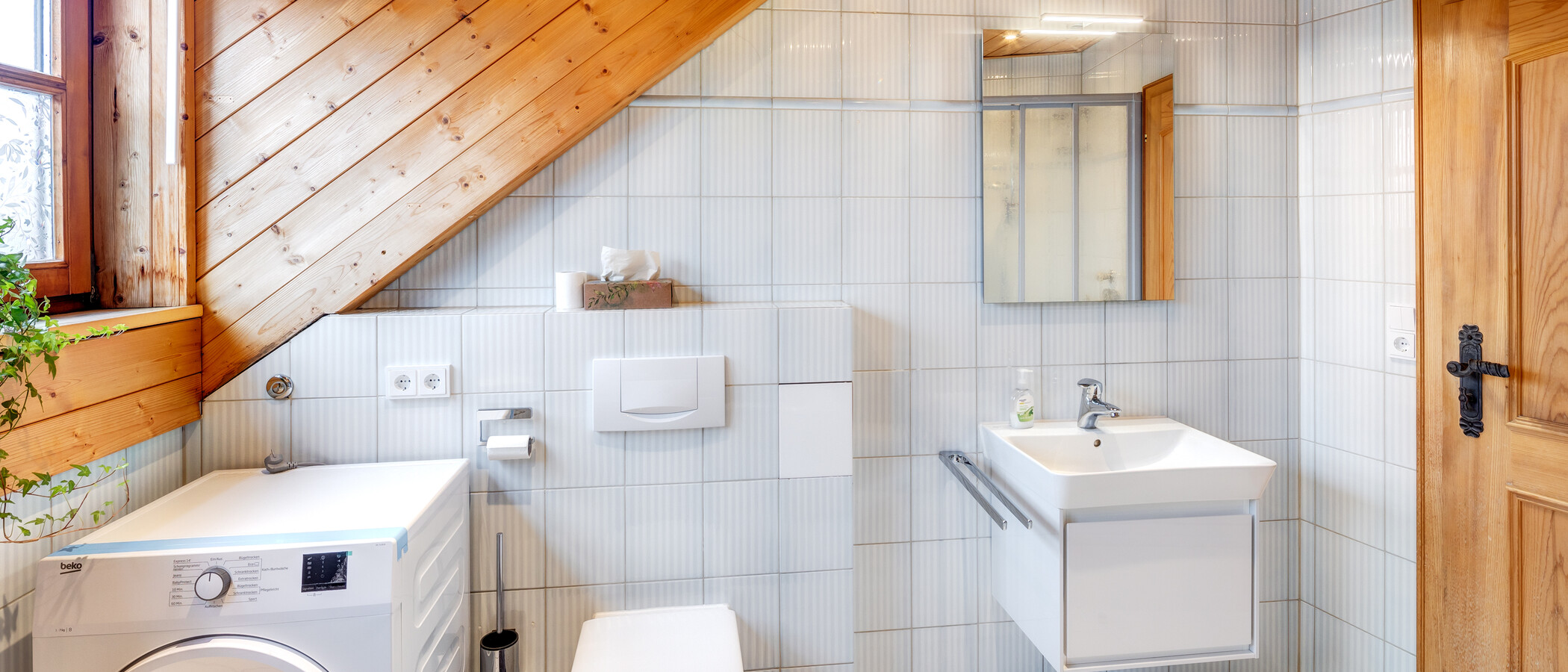 apartment München Am Hart 02 bathroom 11561