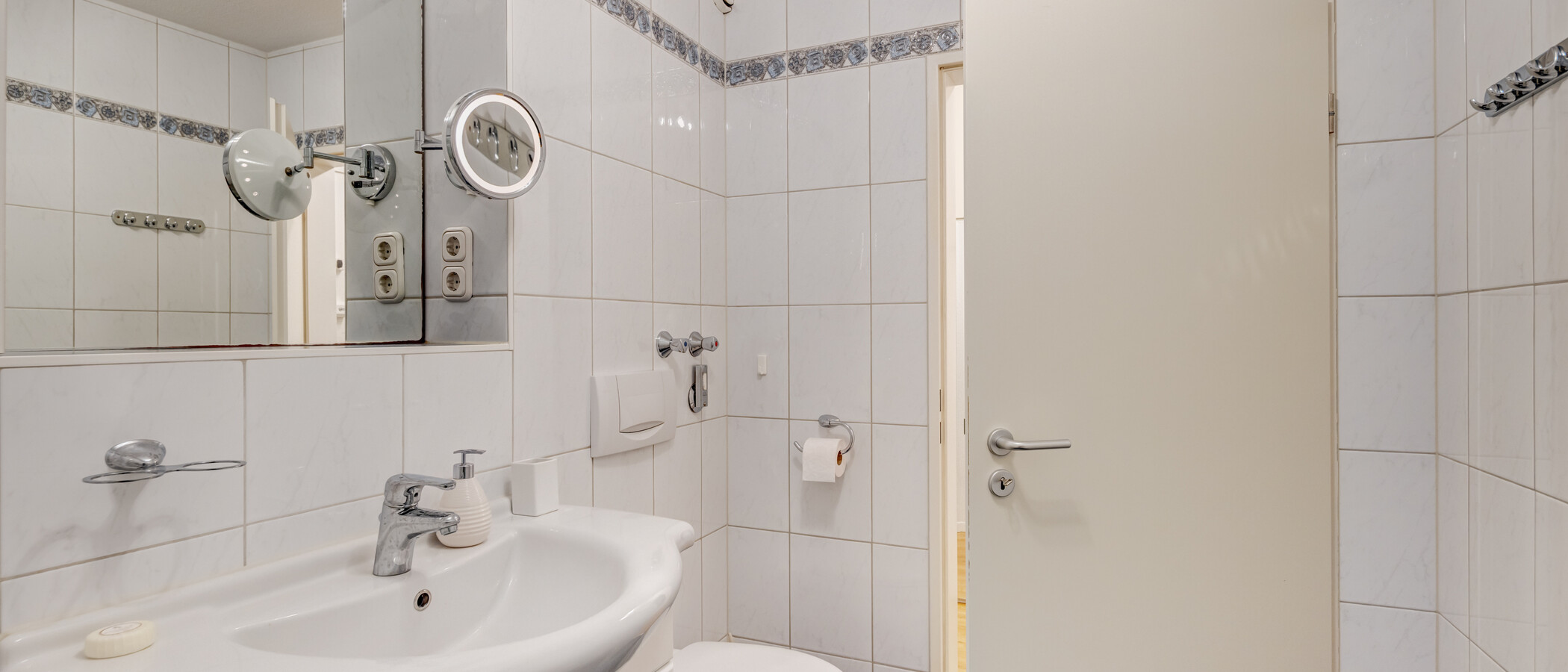 apartment München Schwabing-West (rund um den Hohenzollernplatz) 02 bathroom 11568