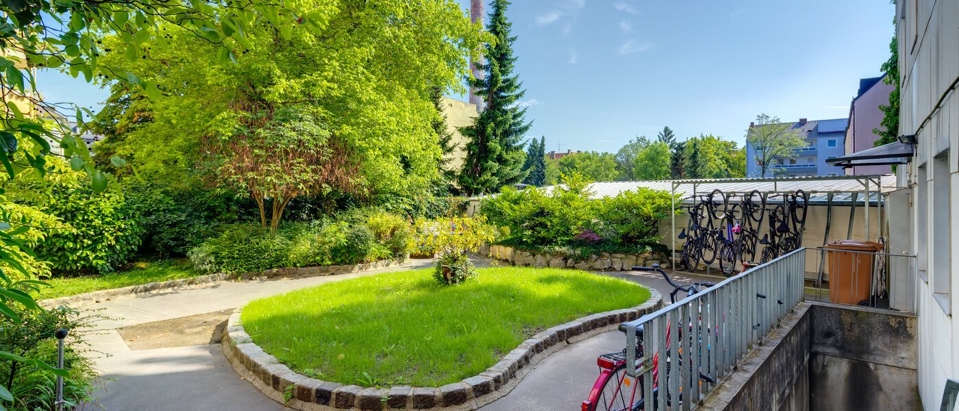 apartment München Thalkirchen 01 inner courtyard  11596