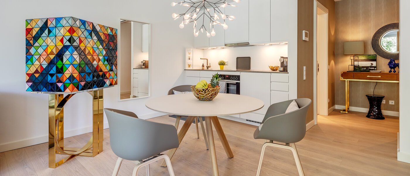 apartment München Maxvorstadt 01 dining area 11609