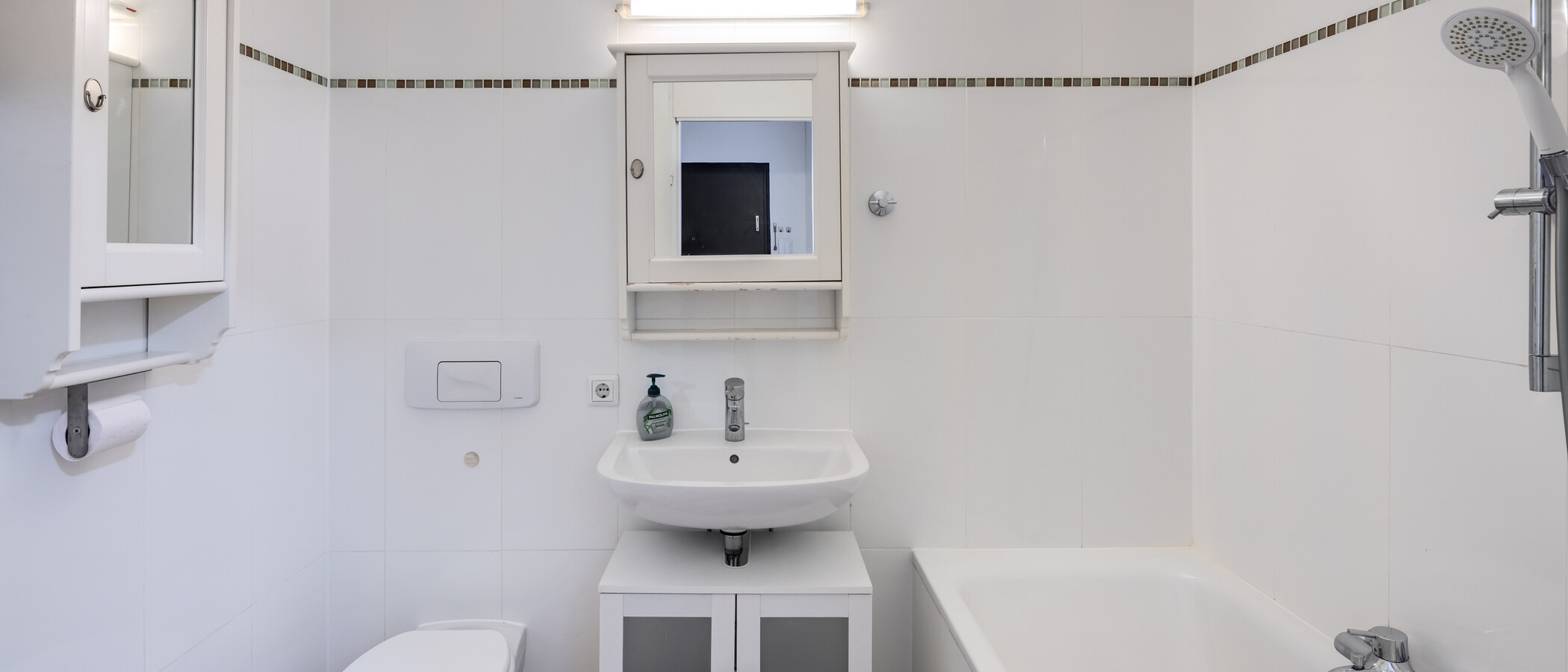 apartment München Milbertshofen 01 bathroom 11650