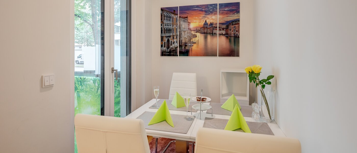 apartment München Bogenhausen 01 dining area 11684