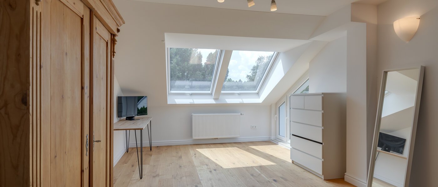 attic apartment Feldafing Tutzing 04 bedroom 11697