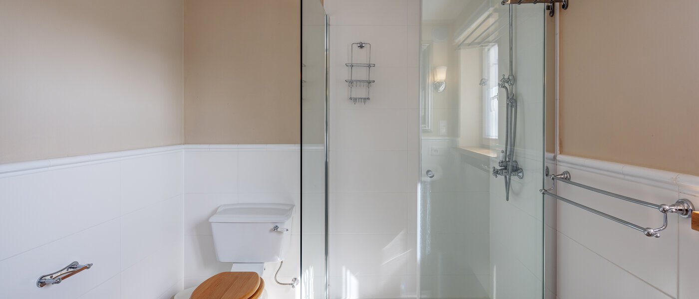 apartment with garden 	 Feldafing 02 bathroom 11698