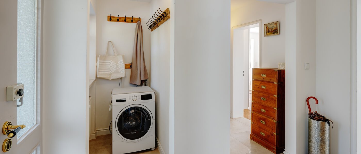 apartment with garden 	 Feldafing 02 hall 11698