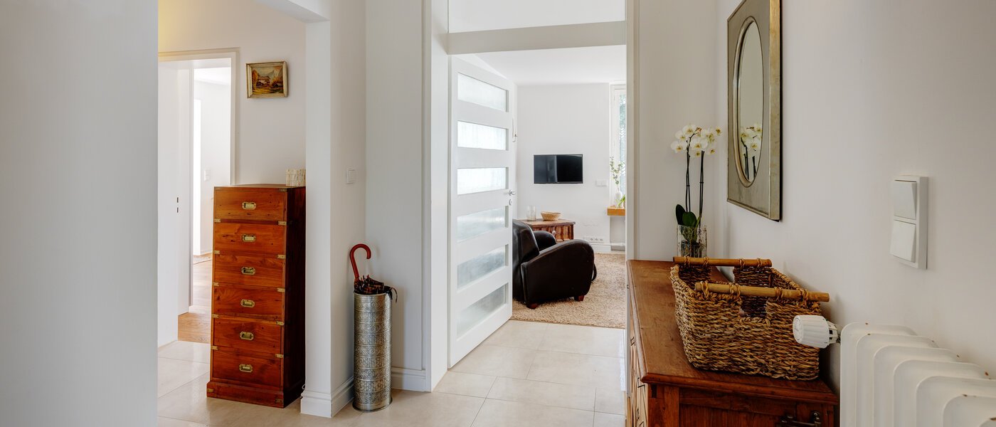 apartment with garden 	 Feldafing 03 hall 11698