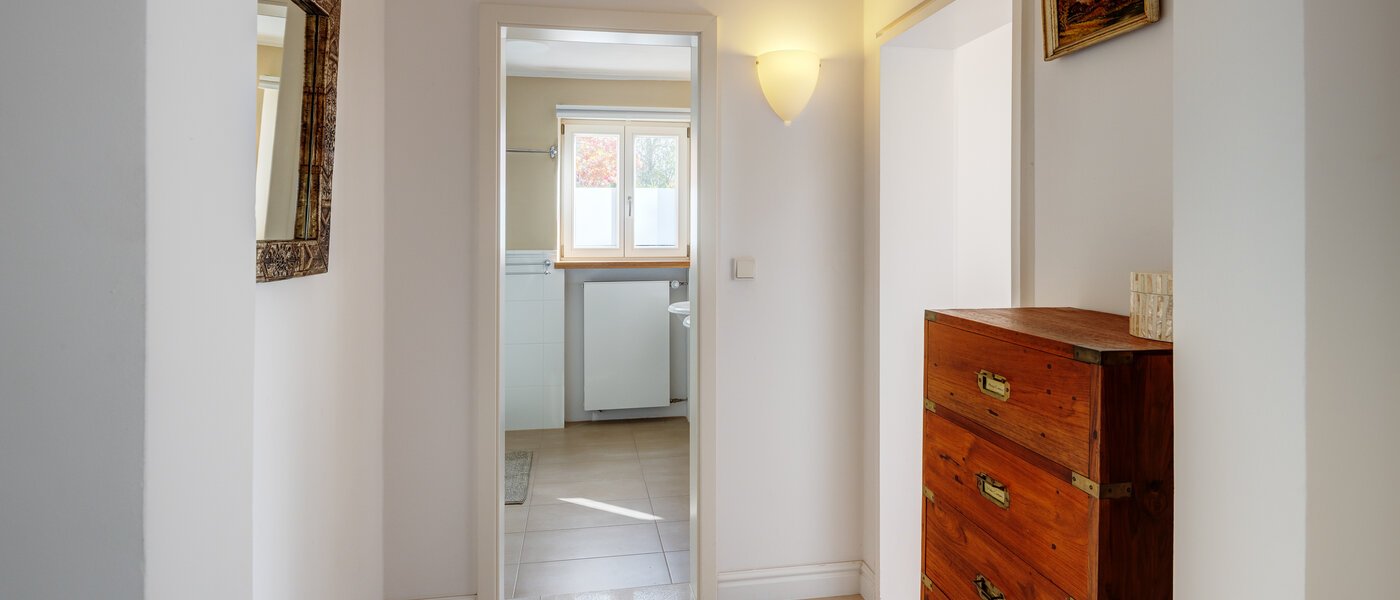 apartment with garden 	 Feldafing 04 hall 11698