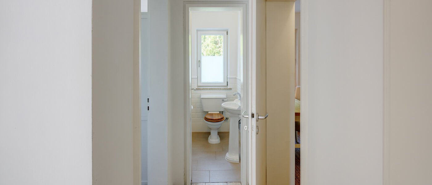 apartment with garden 	 Feldafing 08 hall 11698