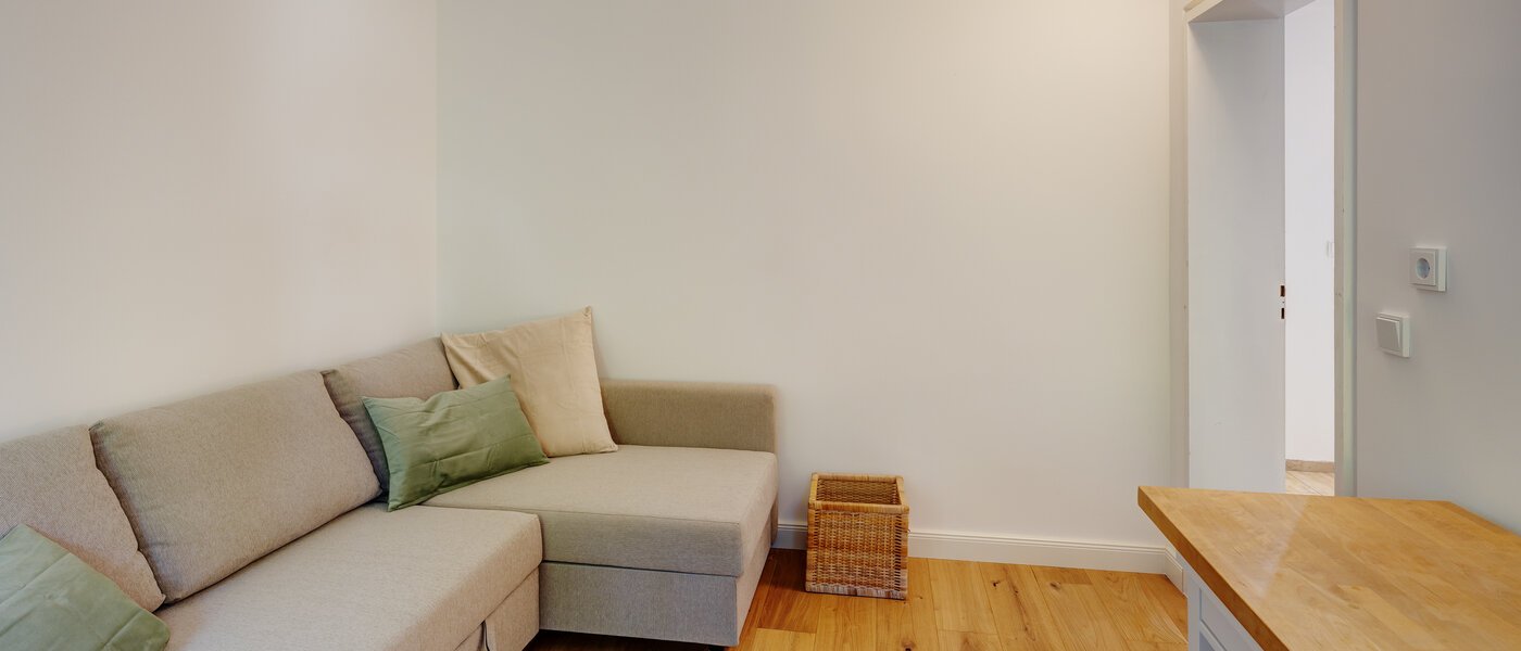 apartment with garden 	 Feldafing 02 Workspace/Guestroom 11698