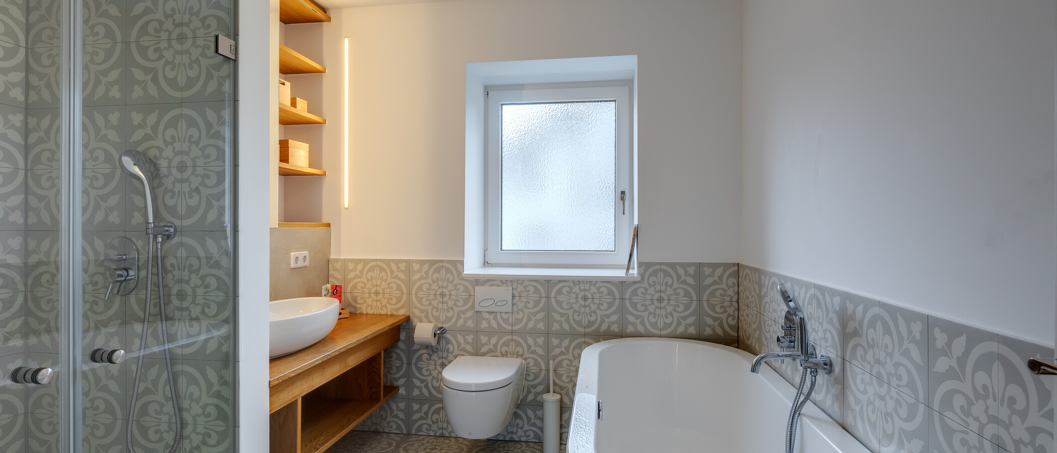semi-detached house München Harlaching 01 1. bathroom 11748